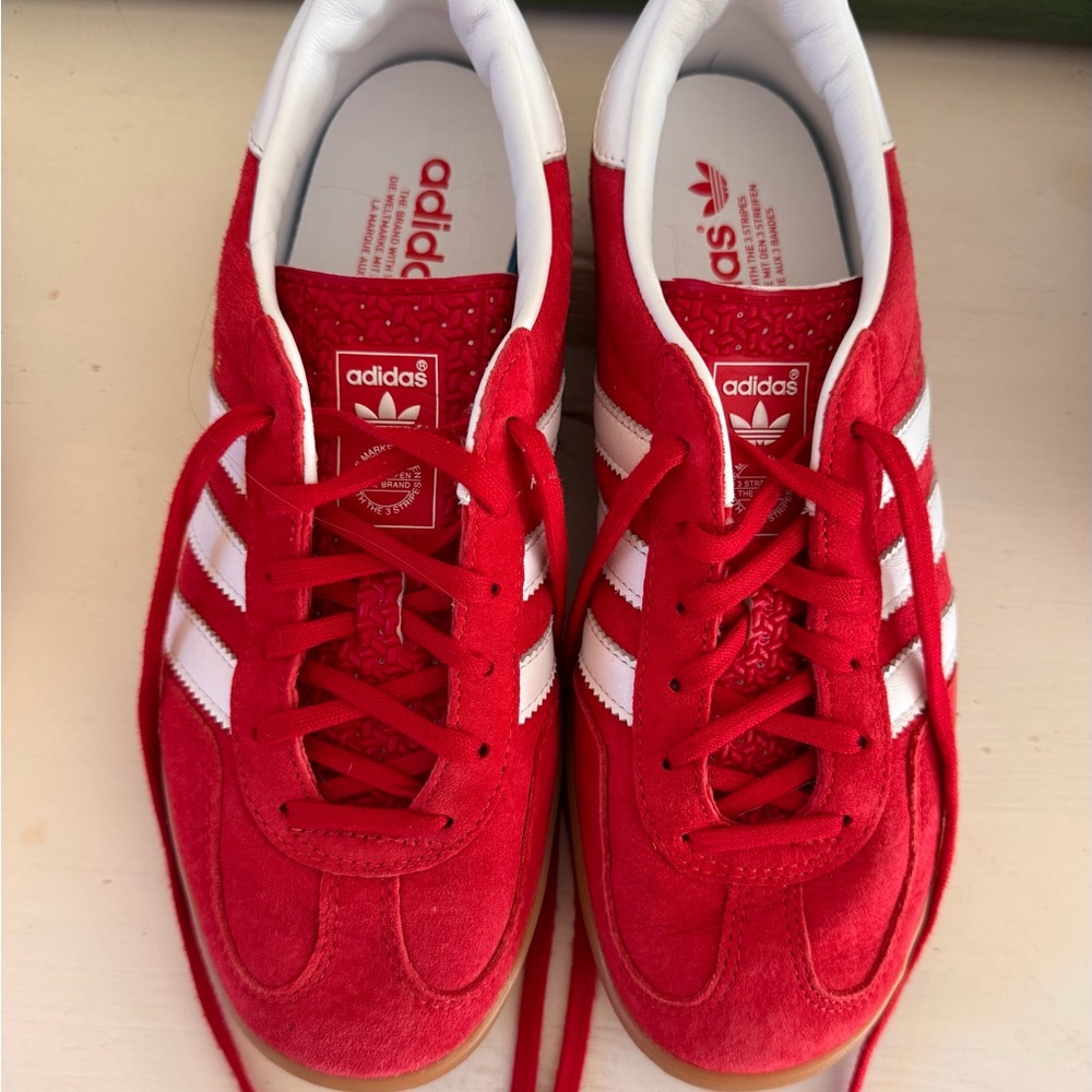 Adidas Gazelle Scarlet Sneakers Mens 7, Women's 9